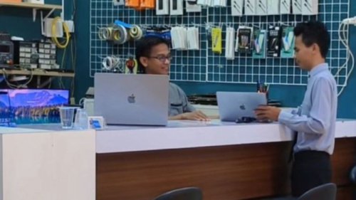 Bisnis Servis Elektronik Laris Manis di Tengah Lesunya Penjualan Handphone