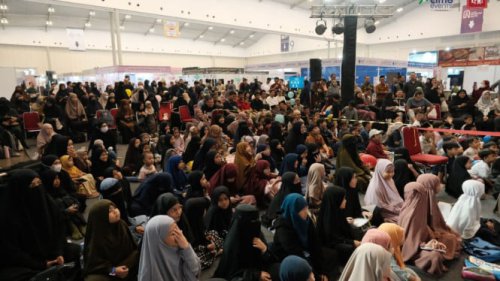 1. Pameran Halal Bernuansa &ldquo;Golden Age: Abbasiyah&rdquo;, 2. Kajian Eksklusif Bersama Para Asatidz, 3. Kompetisi Edukatif untuk Anak dan Remaja, 4. Zona Kuliner Halal Foodie Fest yang Dinanti, 5. Hiburan Keluarga yang Inklusif dan Beragam, Top 5+ Hal Menarik dalam Muslim LifeFair 2025