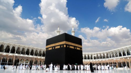 1. Masjid al‑Haram di Mekkah, Saudi Arabia, 2. Masjid Quba di Madinah, Saudi Arabia, 3. Masjid an‑Nabawi di Madinah, Saudi Arabia, 4. Huaisheng Mosque di Guangzhou, China, 5. Palaiya Jumma Palli di Kilakarai, India, Top 5+ Masjid Tertua di Dunia, Warisan Sejarah Islam yang Masih Berdiri