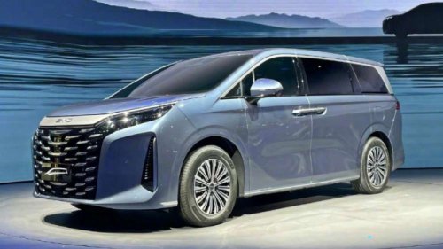Sinyal Kuat Kedatangan BYD M9, Harga Lebih Murah dari Denza D9