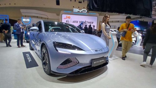 Koleksi Kendaraan Surya Insomnia, Ada Mobil Listrik Hingga Moge