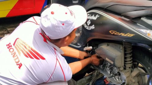 Honda Ingatkan Pelanggan Agar Tidak Langsung Ganti Oli Motor Baru