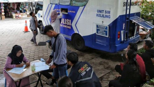 Cara Perpanjang SIM, Biaya Perpanjang SIM, 5 Lokasi SIM Keliling Jakarta Hari Ini, Senin (14/07), Syarat Perpanjang SIM A dan C, Samsat Keliling Jakarta Hari Ini, Lokasi Samsat Keliling Jakarta, Lokasi Samsat Keliling Bekasi, Lokasi Samsat Keliling Tangerang, Lokasi SIM Keliling Jakarta Senin 14 Juli, Jangan Salah Prosedur