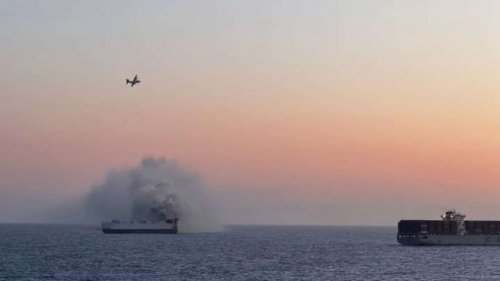 Kapal Pengangkut Mobil Listrik Tenggelam Usai Terbakar di Alaska
