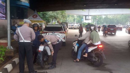 Tilang Manual Kembali Dipakai Saat Operasi Patuh Jaya 2025