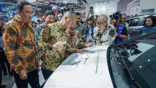 Menperin Beri Dukungan ke Hyundai Stargazer Cartenz di GIIAS 2025