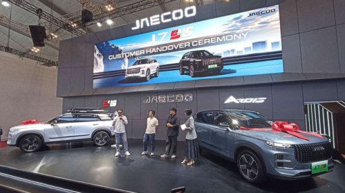300 Jaecoo J7 SHS Resmi Dikirim ke Pelanggan