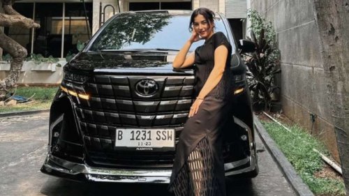 Koleksi Mobil Tasya Farasya, Dari Baleno sampai Lexus LX 600