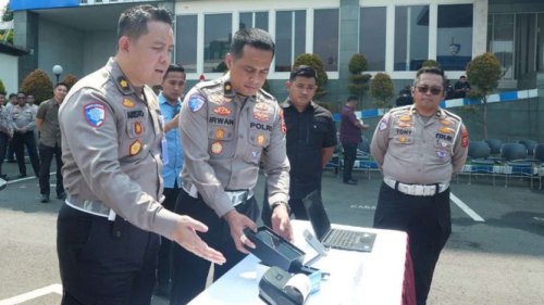 Korlantas Tambah 315 Kamera ETLE&nbsp;Handheld Jelang Libur Nataru