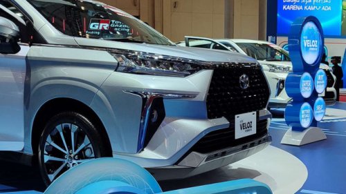 Toyota New Veloz Hybrid EV Bikin Heboh GJAW 2025