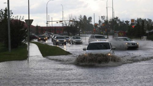 Pertolongan Pertama Mobil Kena Banjir, Jangan Lakukan Hal Ini