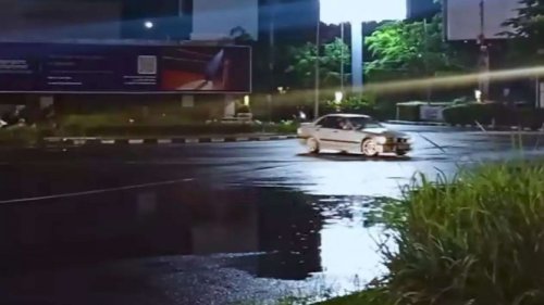 Mobil Drift di Pondok Indah, Aksi Pemula yang Mencari Pengakuan