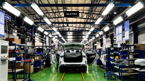 Aletra Targetkan TKDN L8 EV 60 Persen Tahun Depan