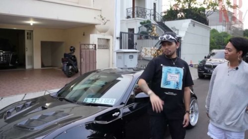Koleksi Kendaraan Reza Arap, Vespa Lawas sampai Toyota FT 86