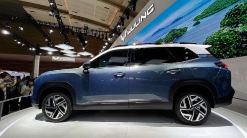 Wuling Eksion Tampil Perdana di IIMS 2026, Calon Penerus Almaz