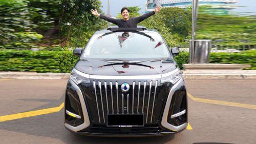 Koleksi Kendaraan Jerome Polin, Ada Denza D9