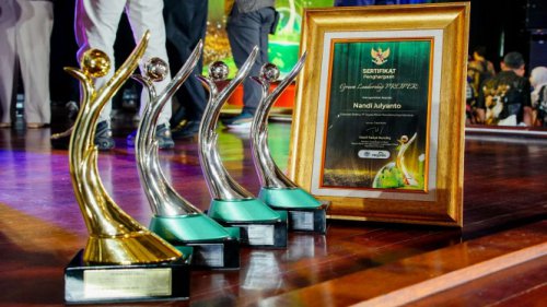 Presiden TMMIN Raih Predikat Green Leadership Utama CEO