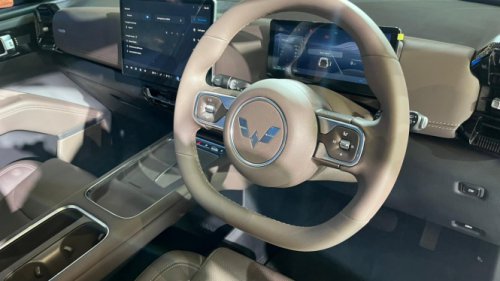 Wuling Eksion Dijual Mulai Rp 389 juta, Tantang Destinator