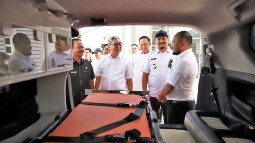 Toyota Serahkan 3 Unit Innova Ambulans ke Aceh Tamiang