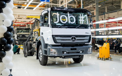 Investasi Rp 500 Miliar, Pabrik Truk Daimler di Cikarang Resmi Dibuka