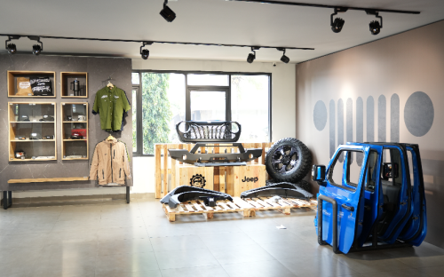 Jeep Lounge Pertama di Kawasan PIK Resmi Dibuka, Ada Layanan Free Check-up &amp; Service 1 Tahun