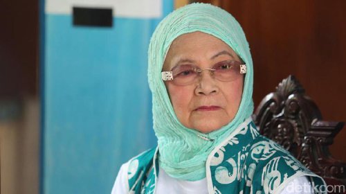 Bunda Iffet Meninggal, Kaka Slank Ungkap Almarhum Sudah Siapkan Seragam Pemakaman Sejak 7 Th Lalu