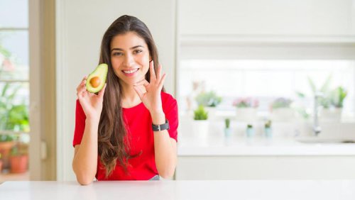Alpukat adalah buah yang mengenyangkan, Alpukat untuk menu diet, Alpukat untuk menurunkan kolesterol jahat, Cara diet alpukat, Top 5+ Cara Diet Alpukat, Benarkah Ampuh Kurangi Lemak Perut &amp; Turunkan Kolesterol?