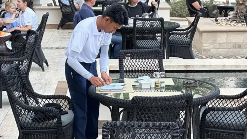 Kisah Obi, Pemuda Makassar yang Menempa Diri di Tengah Budaya Kerja Abu Dhabi
