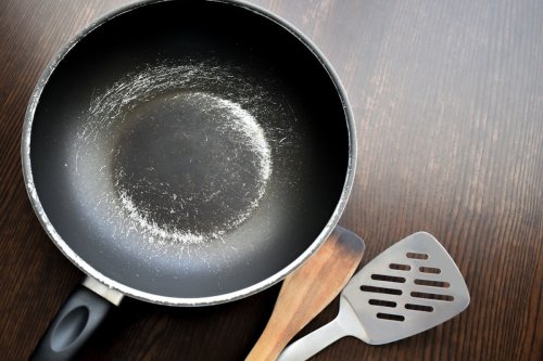 Bahaya Masak Pakai Teflon Tergores, Awas Makanan Jadi Beracun