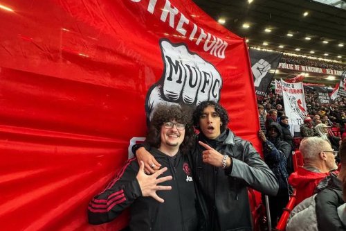 Fan Man United Terpaksa Ulang Nazar Tak Potong Rambut Usai Tren Kemenangan Terhenti