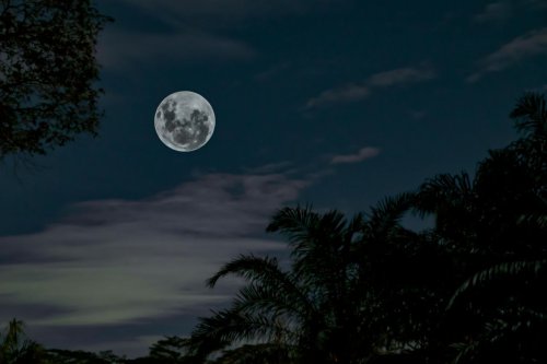 Ini Malam Jumat Terakhir Bulan Agustus 2025, Cek Weton di Kalender Jawa