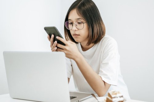 Alasan Bunyi Notifikasi Grup Kantor Bikin Stres Saat WFH