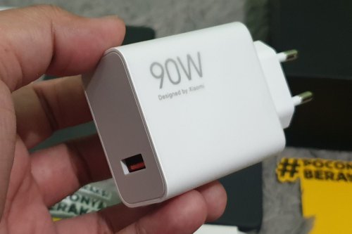charger, kepala charger, Charger, risiko charger meledak, Benarkah Kepala Charger yang Terus Terpasang Bisa Meledak? Simak Penjelasannya