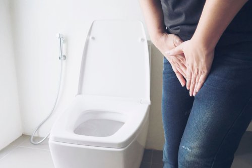 Urine Kuning Tua Saat Puasa Menandakan Tubuh Kekurangan Cairan, Ini Kata Dokter