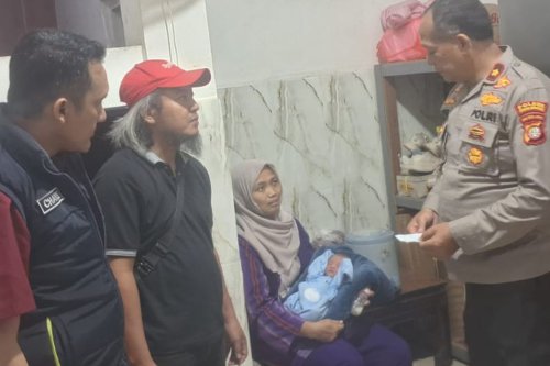 Gerobak Nasi Uduk Jadi Saksi Bisu Bayi Usia 2 Hari Ditelantarkan: Ibu Meninggal, Ditinggal Kakak