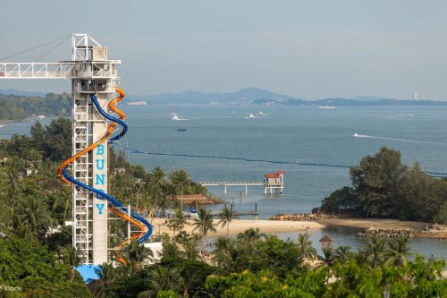 Skypark Sentosa, dry slide, Perosotan Tertinggi di Asia Tenggara Jadi Wahana Menantang Baru di Singapura