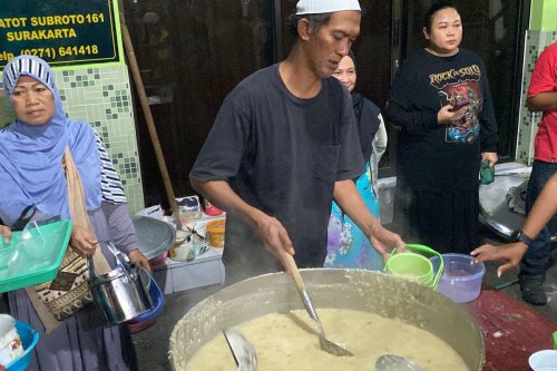 Dari Perantau Banjar ke Solo: Sejarah Bubur Samin Jayengan yang Tak Pernah Absen Saat Ramadhan