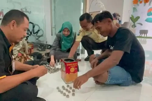 Kisah Nasrudin, Warga Tuban yang Daftar Haji Pakai Uang Receh Rp 1.000 Hasil Tabungan 11 Tahun