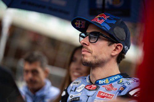 Hasil Sprint MotoGP Inggris 2025: Alex Marquez Kalahkan Marc Marquez
