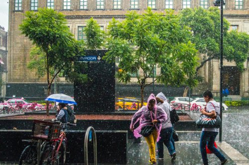 Cuaca Ekstrem Masih Mengintai Sejumlah Wilayah Indonesia hingga Akhir Januari 2026, Ini Penjelasan BMKG