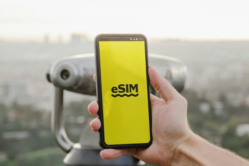 Ini Kelebihan dan Kekurangan e-SIM Dibanding Kartu SIM Seluler Fisik