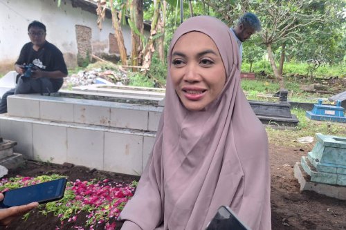 Ressa Gugat Denada Penelantaran Anak, Mengapa Ayah Biologis Tak Dipersoalkan?