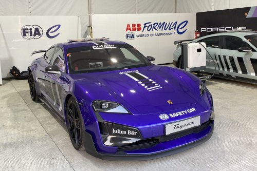 Intip Spesifikasi Porsche Taycan yang Jadi Safety Car Formula E