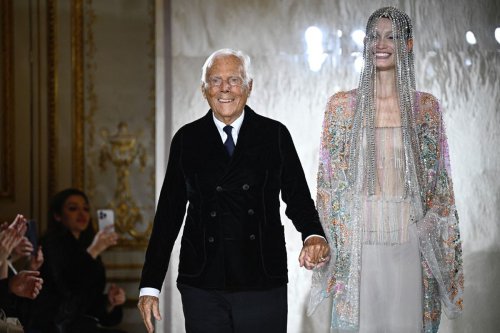 Profil Giorgio Armani, Lahirnya merek Giorgio Armani, Revolusi jas dan power suit, Armani merambah Hollywood, Ekspansi bisnis fesyen yang besar, Pengakuan dunia dan filosofi elegansi, Akhir perjalanan legenda dunia&nbsp;fashion, Profil Giorgio Armani, dari Masa Perang hingga Bangun Kerajaan Fashion Global