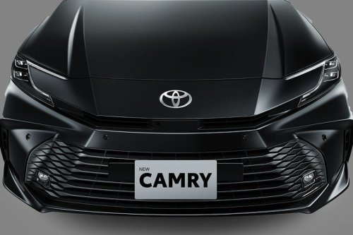 Harga Toyota Camry 2.5 V AT Tembus Rp 856 Juta