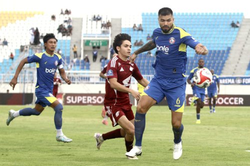 Hasil Arema FC vs PSM Makassar 3-0, Marcos Santos Puji Mental Pemain