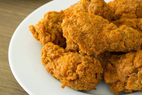 Cara Simpel Bikin Kulit Ayam Paling Renyah, Pakai garam dan Sabar