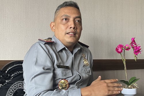 Rindu Anaknya, WNA Malaysia Nekat Masuk Sumbawa Tanpa Paspor, Bikin Haru Petugas Imigrasi