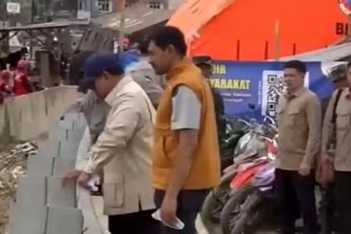 Prabowo Cek Sampah Kayu Gelondongan di Aceh Tamiang, Warga Serukan Status Bencana Nasional