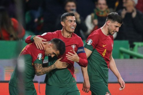 Bek Barcelona Joao Cancelo Rela Potong Gaji Demi Gabung Benfica